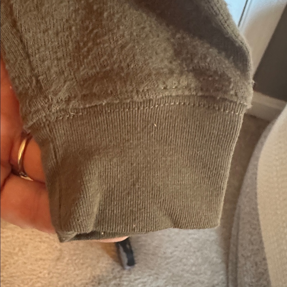Alo Yoga Soho Sweatshirt - Picture 4 of 6
